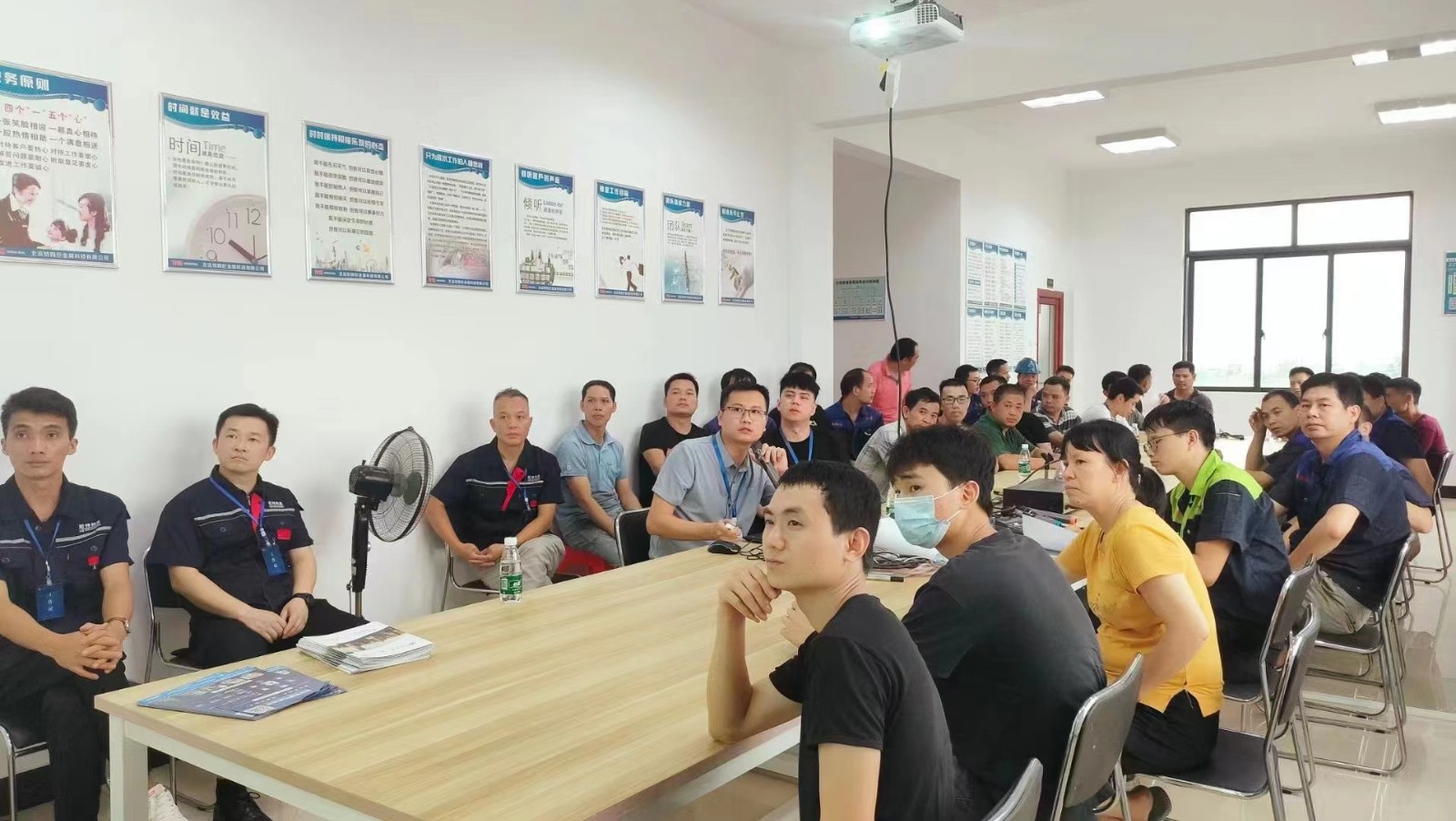 广西珩祥助力特姆巨科技用电安全知识培训